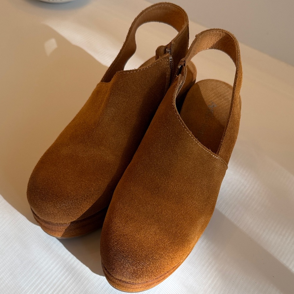 Antelope Tan Suede Women's Mules